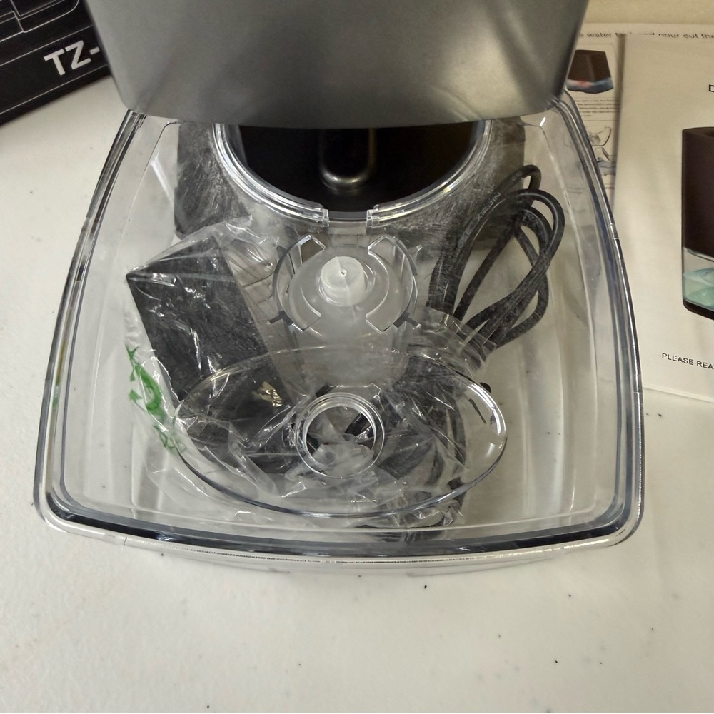 ToLife Dehumidifier 30oz Water Tank Portable LED Lights Workshop Bathroom EUC - Picture 4 of 12